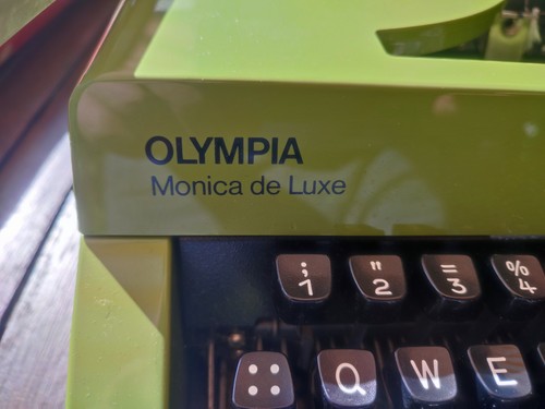 Schreibmaschine olympia monica - schreibmaschine,