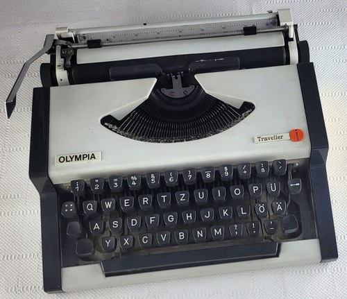 Vintage aeg olympia - aeg, traveller