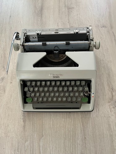 Schreibmaschine olympia - schreibmaschine,