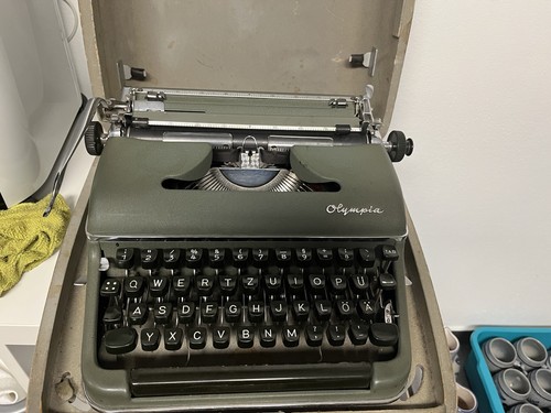 Olympia schreibmaschine - olympia,