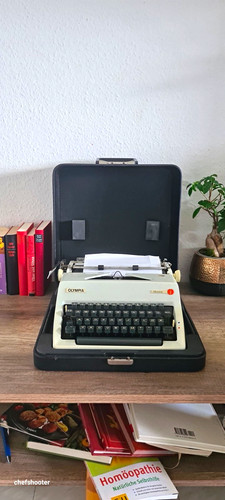 Vintage olympia tragbare - olympia,