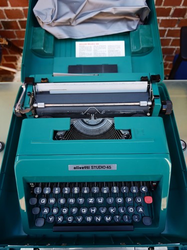 Vintage 1970 olivetti studio - vintage,